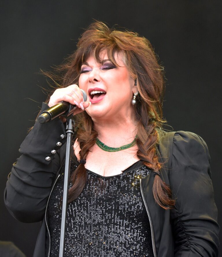 Ann Wilson Net Worth 2020: Age, Height, Weight, Husband, Kids, Bio-Wiki