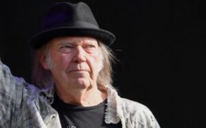Neil Young Net Worth 2020: Age, Height, Weight, Wife, Kids, Bio-Wiki