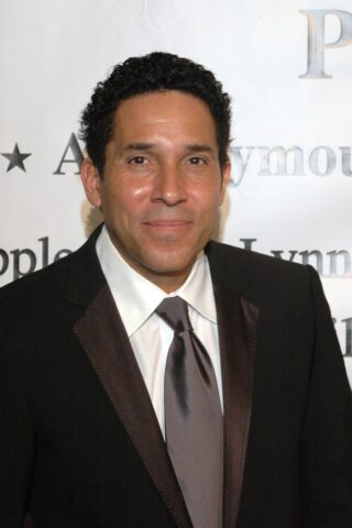 Oscar Nunez Net Worth 2020: Age, Height, Weight, Wife, Kids, Bio-Wiki