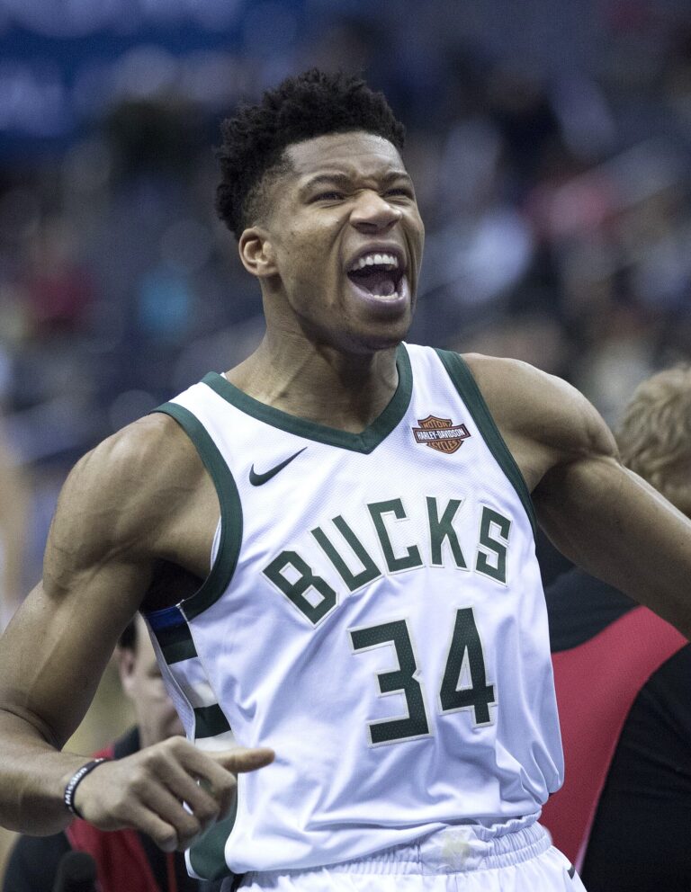 Giannis Antetokounmpo Net Worth 2021: Age, Height, Weight, Girlfriend, Dating, Bio-Wiki