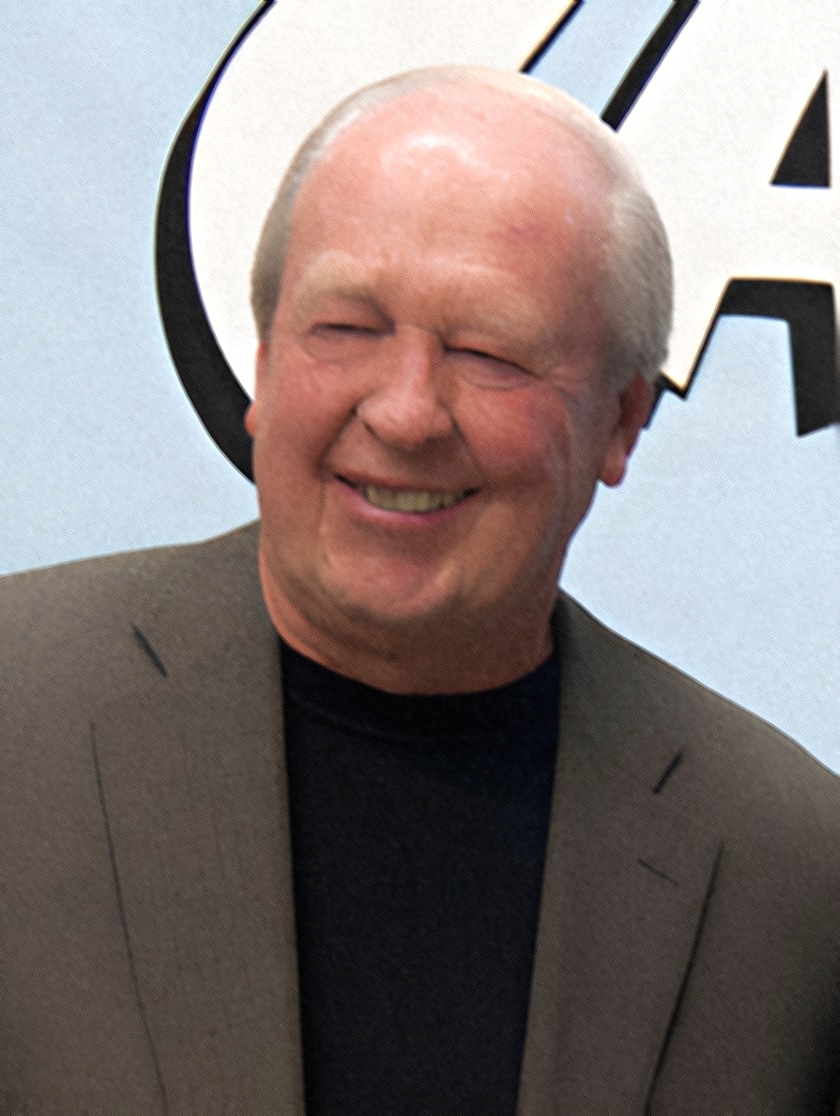Jim Davis Net Worth 2021: Age, Height, Weight, Wife, Kids, Bio-Wiki