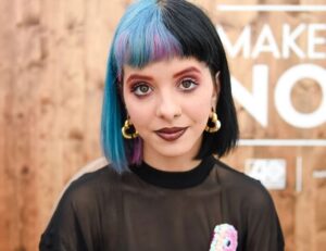 Melanie Martinez Net Worth 2021: Age, Height, Weight, Boyfriend, Dating, Bio-Wiki