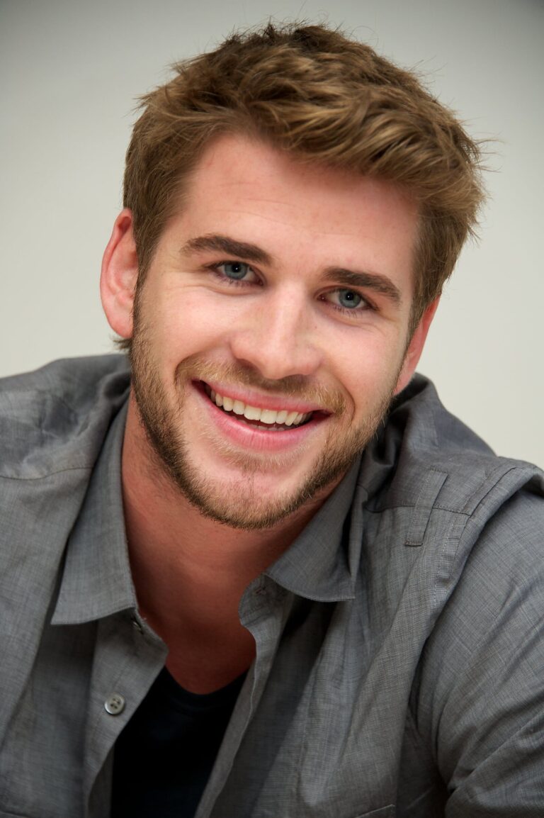 Liam Hemsworth Net Worth 2021: Age, Height, Weight, Wife, Kids, Bio-Wiki