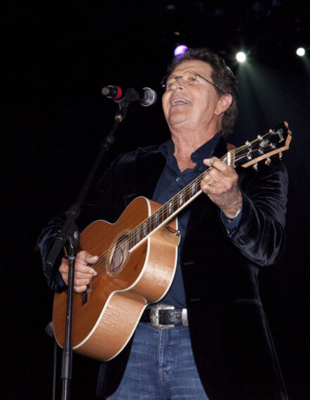 Mac Davis Net Worth 2021: Age, Height, Weight, Wife, Kids, Bio-Wiki