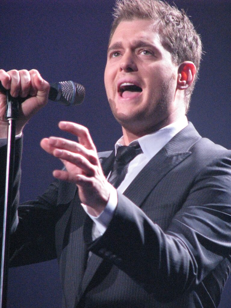 Michael Bublé Net Worth 2021: Age, Height, Weight, Wife, Kids, Bio-Wiki