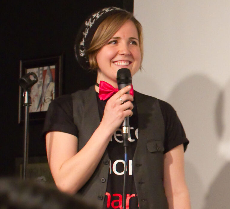 Hannah Hart Net Worth 2021: Age, Height, Weight, Boyfriend, Dating, Bio-Wiki