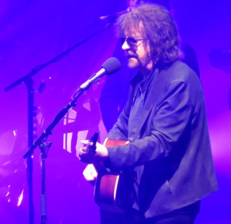 Jeff Lynne Net Worth 2021: Age, Height, Weight, Wife, Kids, Bio-Wiki