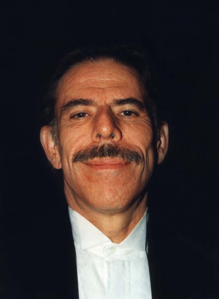 Peter Max Net Worth 2021: Age, Height, Weight, Wife, Kids, Bio-Wiki — via Wikimedia Commons