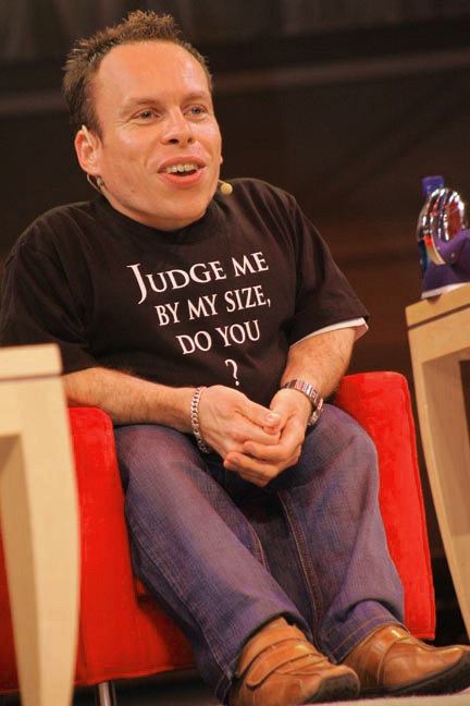 Warwick Davis Net Worth 2021: Age, Height, Weight, Wife, Kids, Bio-Wiki — via Wikimedia Commons