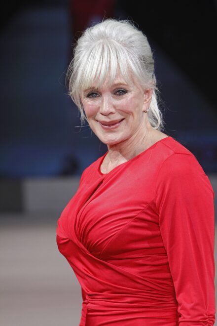 Linda Evans  Net Worth 2021: Age, Height, Weight, Husband, Kids, Bio-Wiki