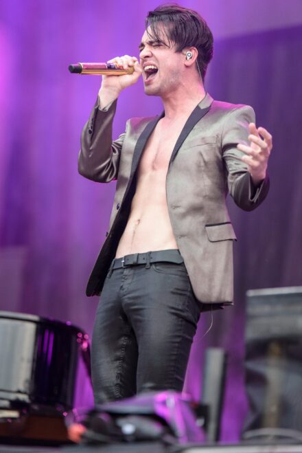 Brendon Urie Net Worth 2021: Age, Height, Weight, Wife, Kids, Bio-Wiki