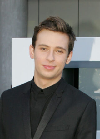 Flume Net Worth 2021: Age, Height, Weight, Girlfriend, Dating, Bio-Wiki