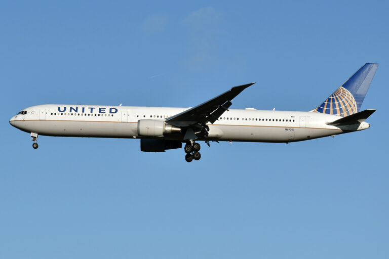 United Airlines Net Worth 2021