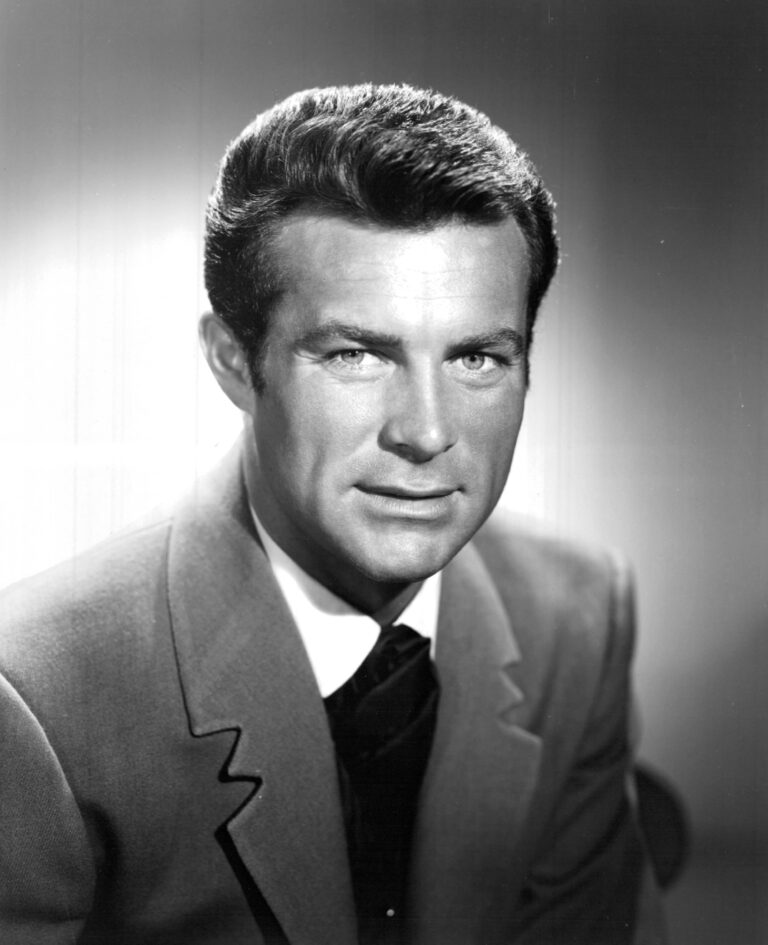 Robert Conrad Net Worth 2021: Age, Height, Weight, Wife, Kids, Bio-Wiki — via Wikimedia Commons