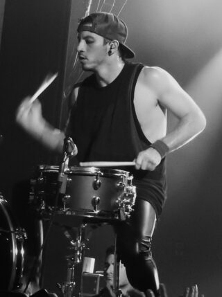 Josh Dun Net Worth 2021: Age, Height, Weight, Girlfriend, Dating, Bio-Wiki