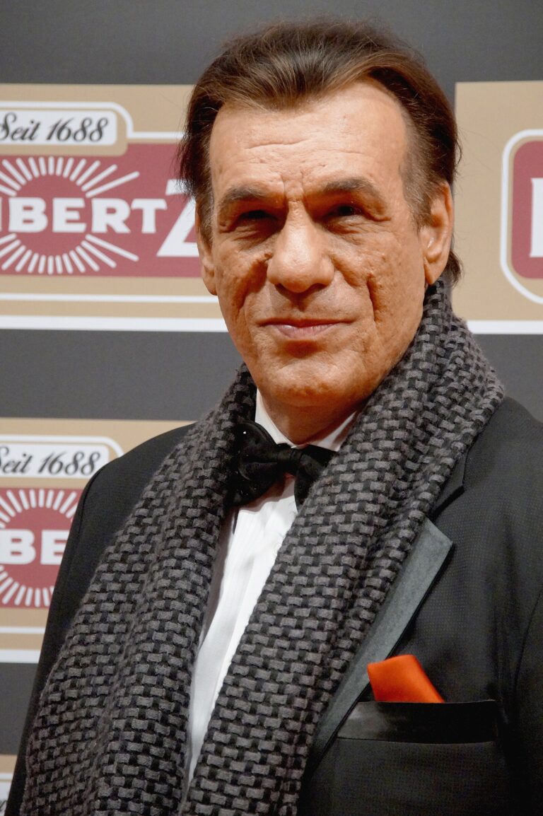 Robert Davi Net Worth 2021: Age, Height, Weight, Wife, Kids, Bio-Wiki