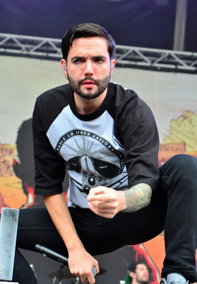 Jeremy McKinnon Net Worth 2021: Age, Height, Weight, Wife, Kids, Bio-Wiki