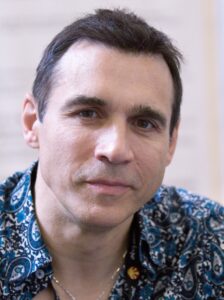 Adrian Paul Net Worth 2021: Age, Height, Weight, Wife, Kids, Bio-Wiki