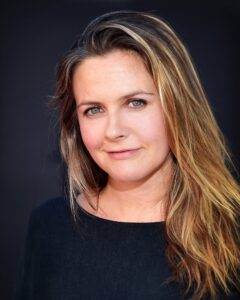 Alicia Silverstone Net Worth 2021: Age, Height, Weight, Boyfriend, Dating, Bio-Wiki