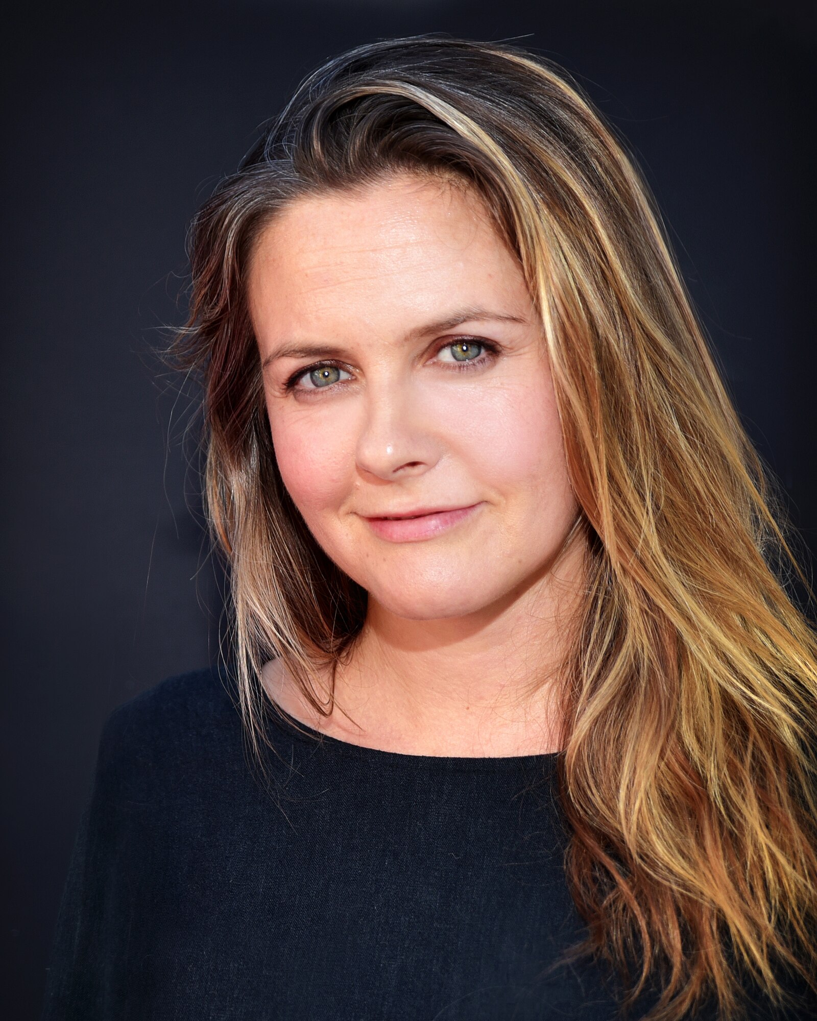 Alicia Silverstone Net Worth 2021: Age, Height, Weight, Boyfriend, Dating, Bio-Wiki