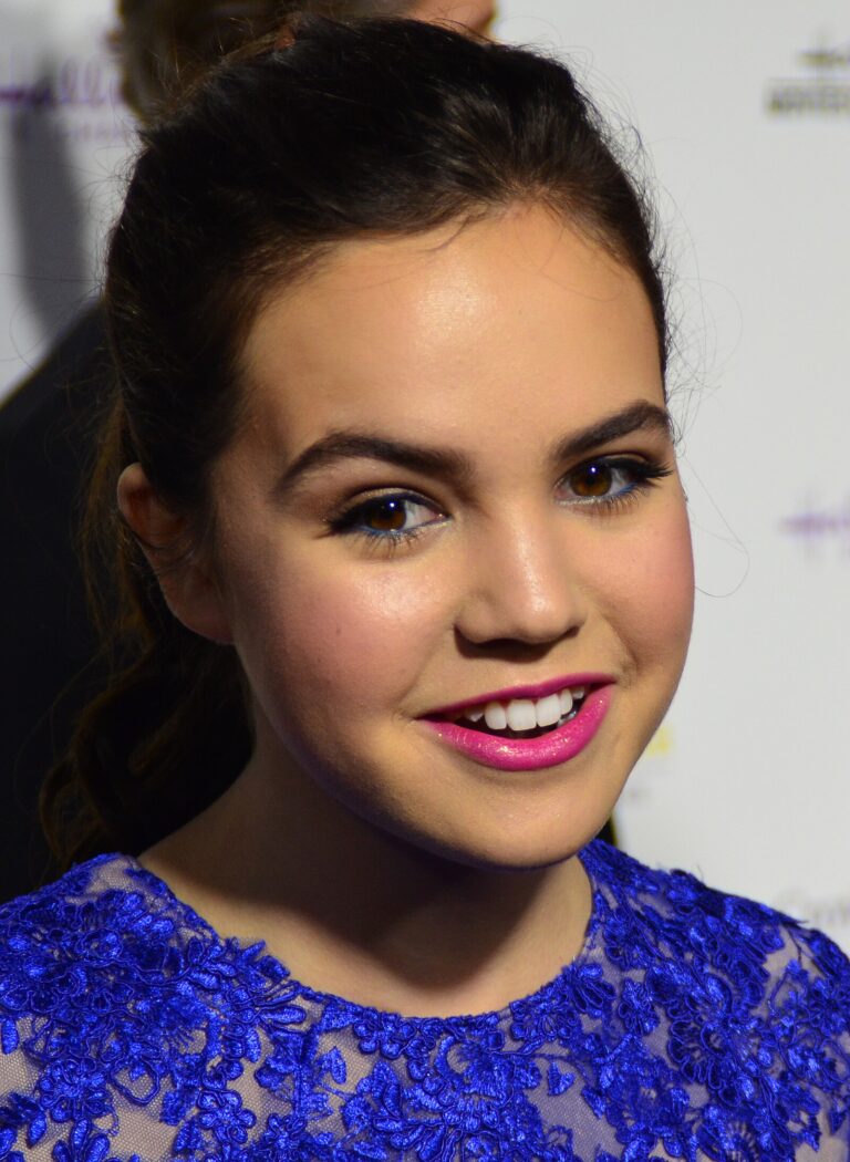 Bailee Madison Net Worth 2021: Age, Height, Weight, Boyfriend, Dating, Kids, Bio-Wiki