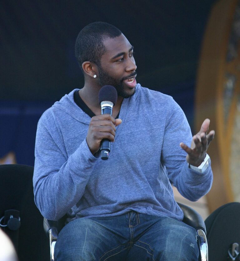 Darrelle Revis Net Worth 2021: Age, Height, Weight, Girlfriend, Dating, Bio-Wiki — via Wikimedia Commons