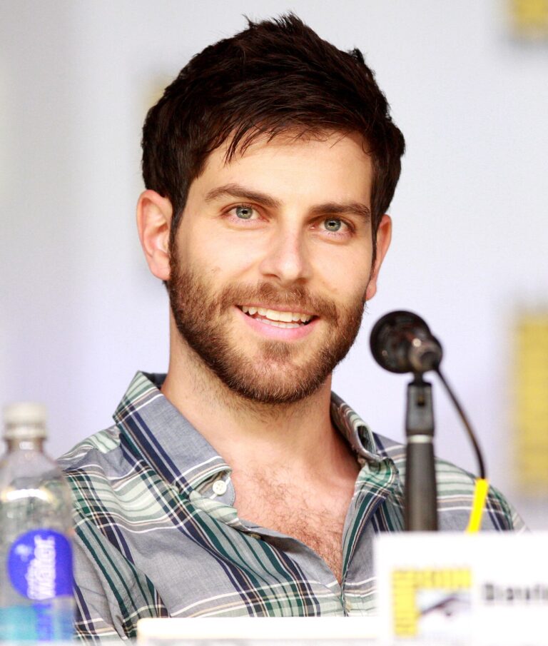 David Giuntoli Net Worth 2021: Age, Height, Weight, Wife, Kids, Bio-Wiki | Wealthy Persons — via Wikimedia Commons