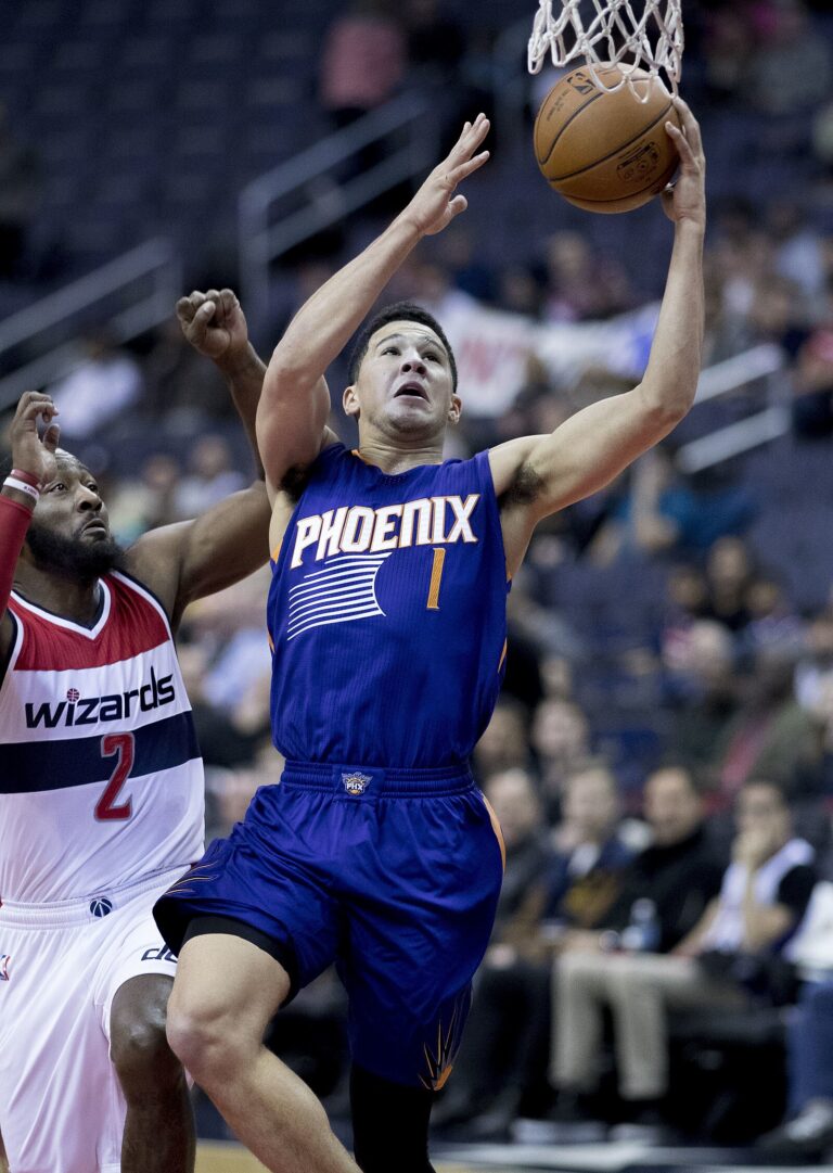 Devin Booker Net Worth 2021: Age, Height, Weight, Girlfriend, Dating, Bio-Wiki | Wealthy Persons — via Wikimedia Commons