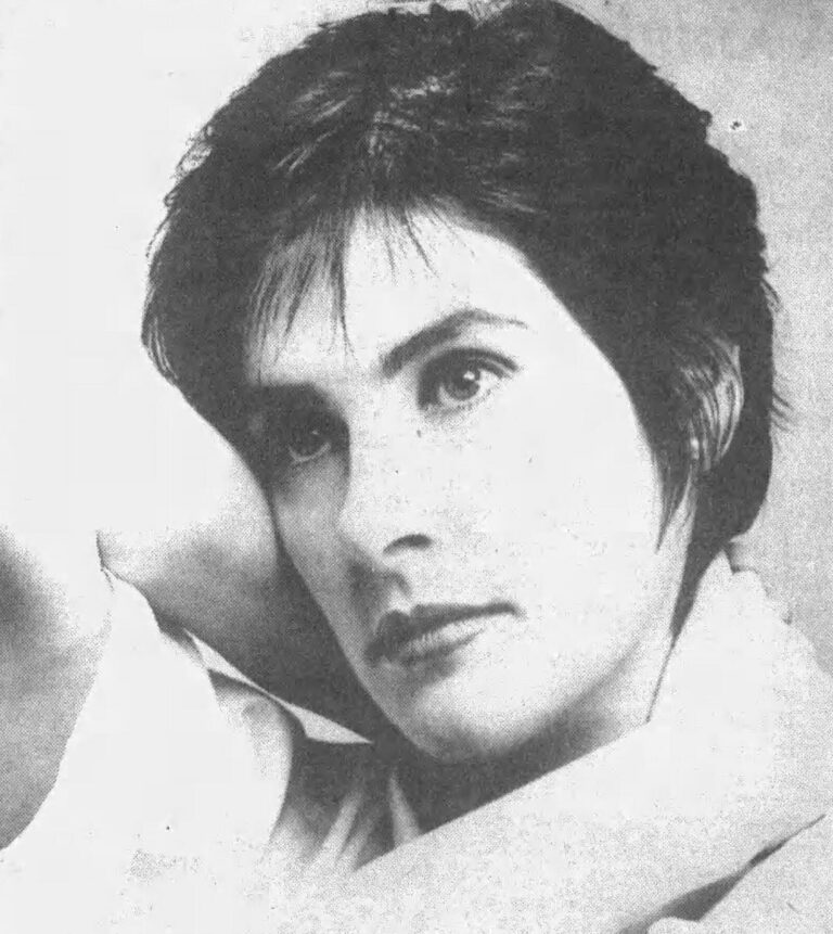 Enya Net Worth 2021: Age, Height, Weight, Boyfriend, Dating, Bio-Wiki — via Wikimedia Commons