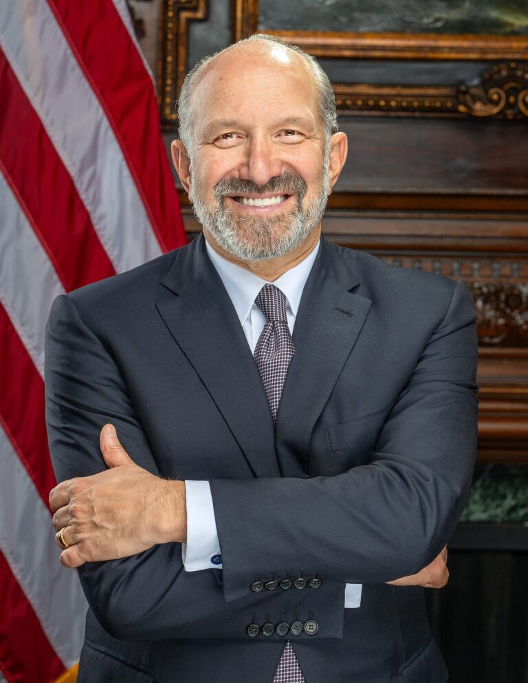 Howard Lutnick Net Worth 2021: Age, Height, Weight, Wife, Kids, Bio-Wiki | Wealthy Persons — via Wikimedia Commons