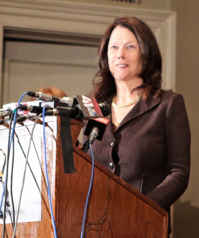 Kathleen Zellner Net Worth 2021: Age, Height, Weight, Husband, Kids, Bio-Wiki