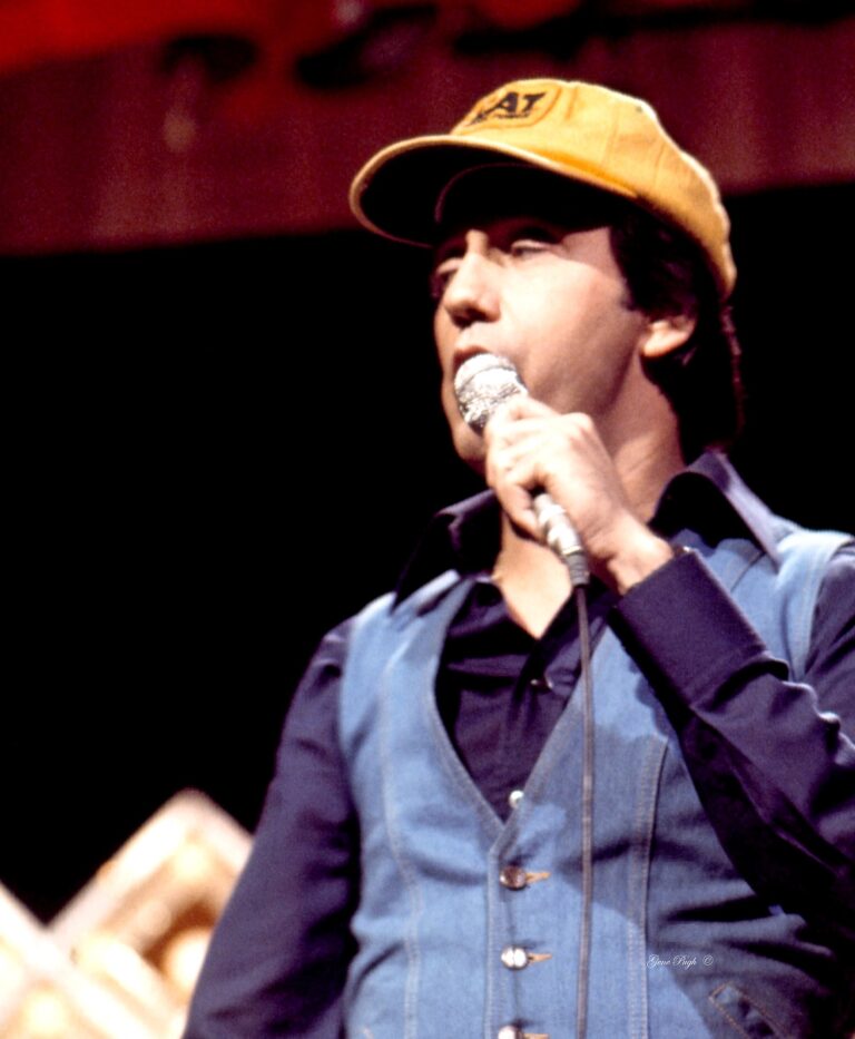 Ray Stevens Net Worth 2021: Age, Height, Weight, Wife, Kids, Bio-Wiki — via Wikimedia Commons