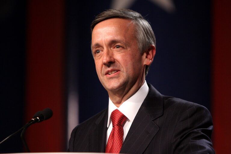 Robert Jeffress Net Worth 2021: Age, Height, Weight, Wife, Kids, Bio-Wiki — via Wikimedia Commons