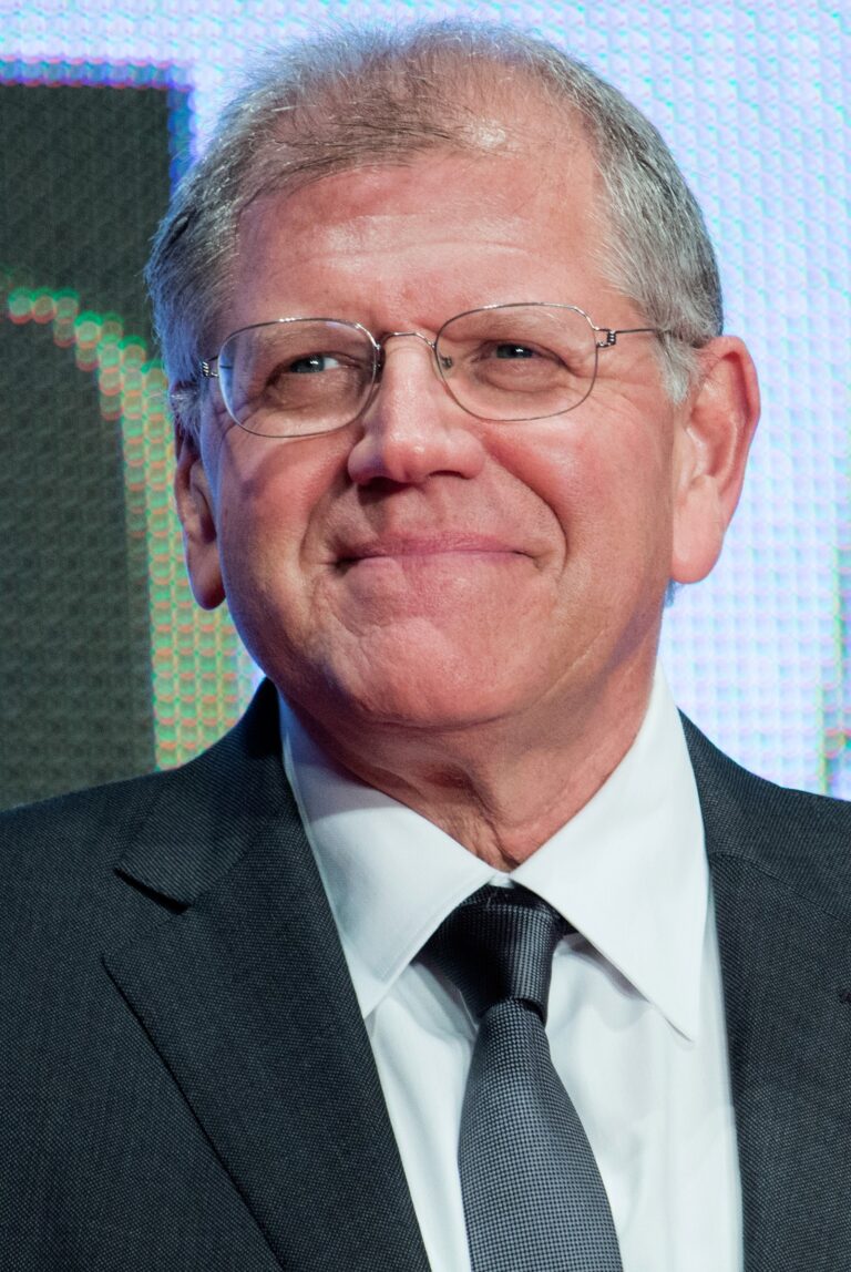 Robert Zemeckis Net Worth 2021: Age, Height, Weight, Wife, Kids, Bio-Wiki