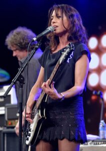Susanna Hoffs Net Worth 2021: Age, Height, Weight, Husband, Kids, Bio-Wiki