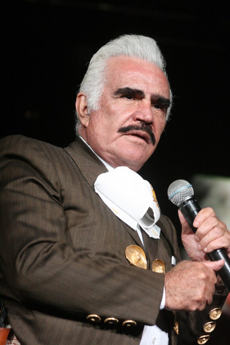 Vicente Fernandez Net Worth 2021: Age, Height, Weight, Wife, Kids, Bio-Wiki