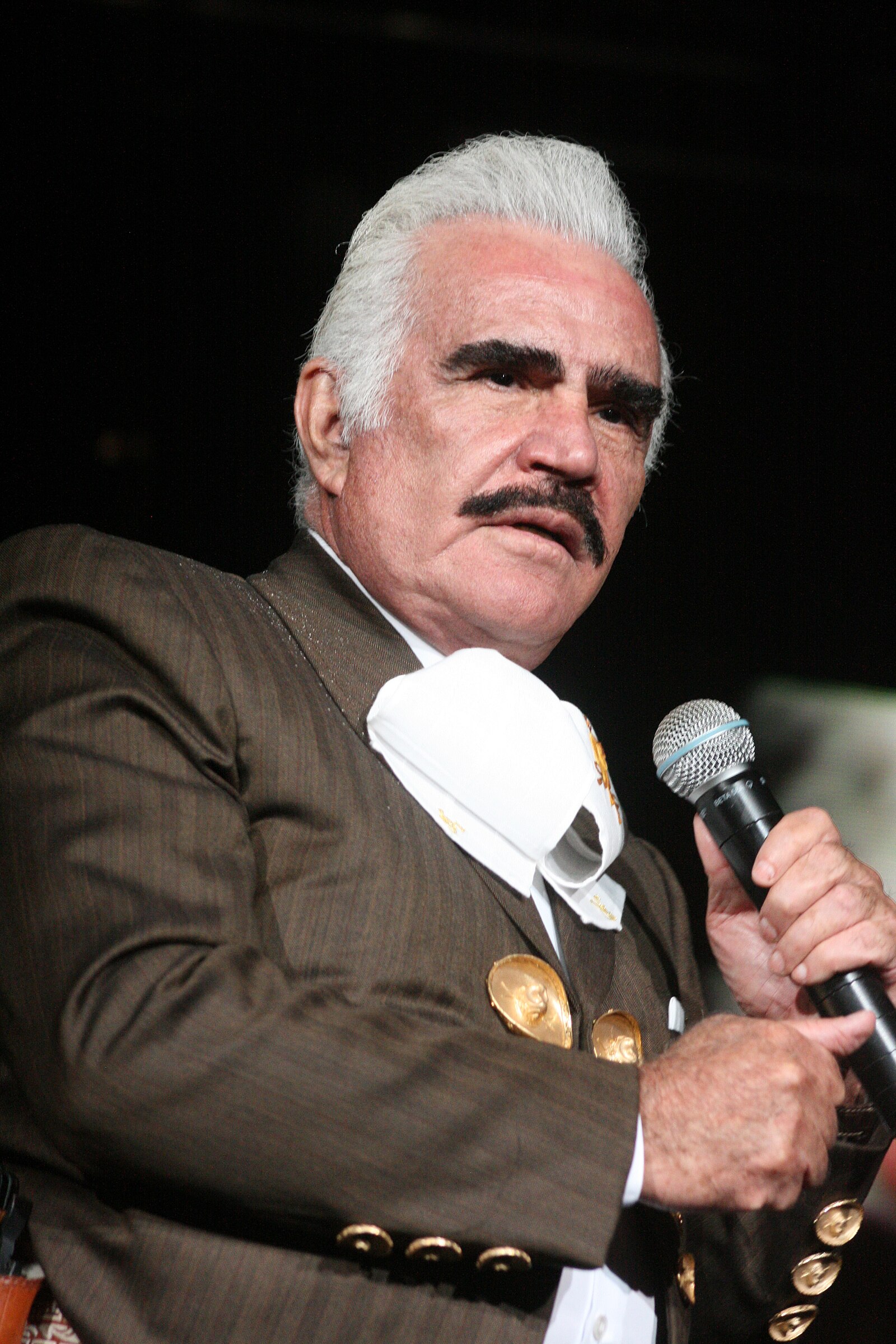 Vicente Fernandez Net Worth 2021: Age, Height, Weight, Wife, Kids, Bio-Wiki