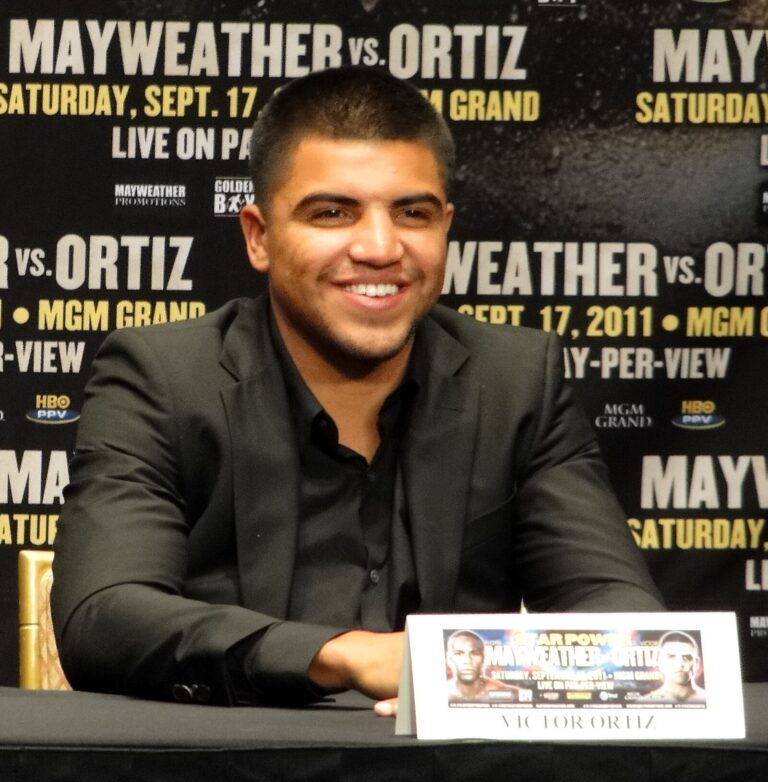 Victor Ortiz Net Worth 2021: Age, Height, Weight, Girlfriend, Dating, Bio-Wiki