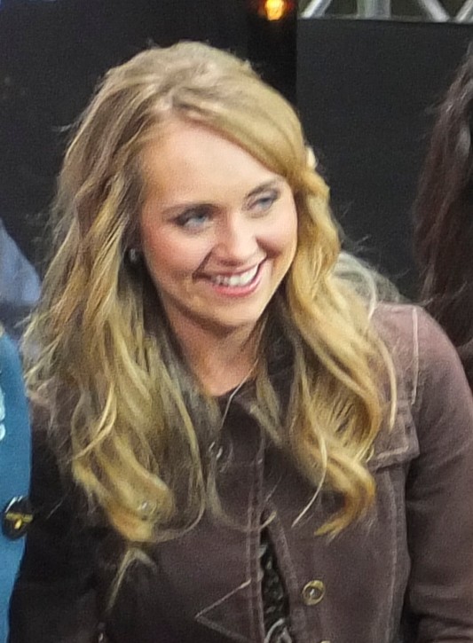 Amber Marshall Net Worth 2021: Age, Height, Weight, Husband, Kids, Bio-Wiki
