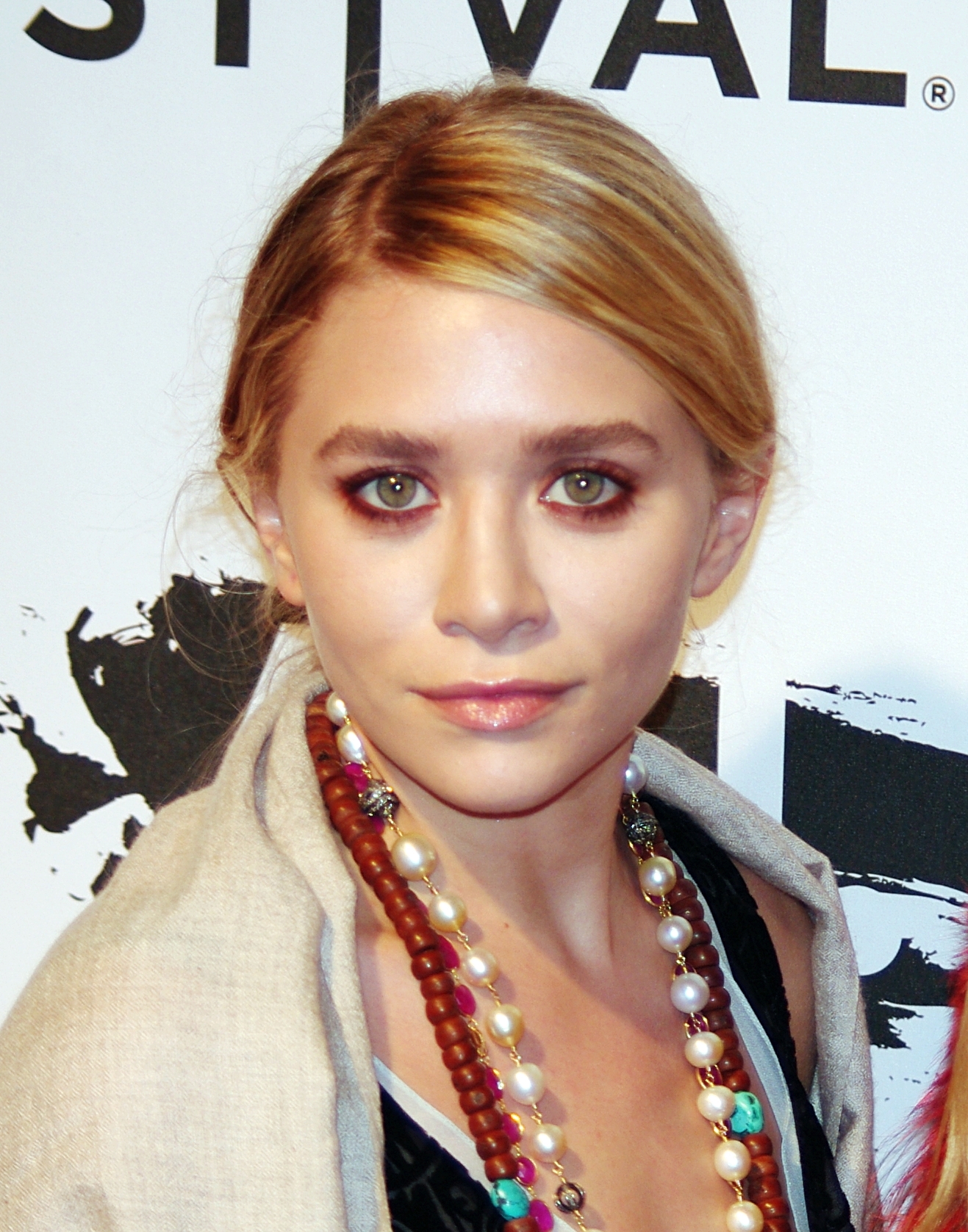 Ashley Olsen Net Worth 2021: Age, Height, Weight, Boyfriend, Dating, Bio-Wiki