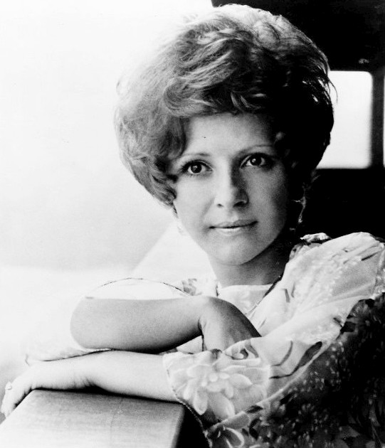 Brenda Lee Net Worth 2021: Age, Height, Weight, Husband, Kids, Bio-Wiki — via Wikimedia Commons