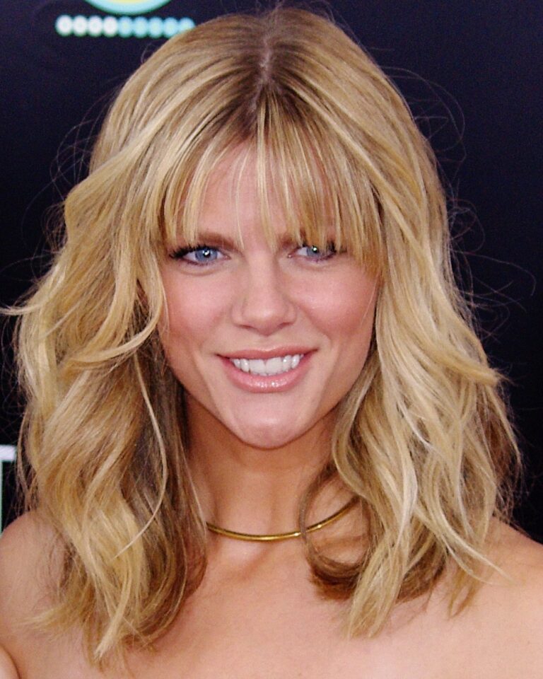 Brooklyn Decker Net Worth 2021: Age, Height, Weight, Husband, Kids, Bio-Wiki