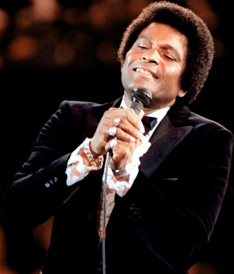 Charley Pride Net Worth 2021: Age, Height, Weight, Wife, Kids, Bio-Wiki — via Wikimedia Commons