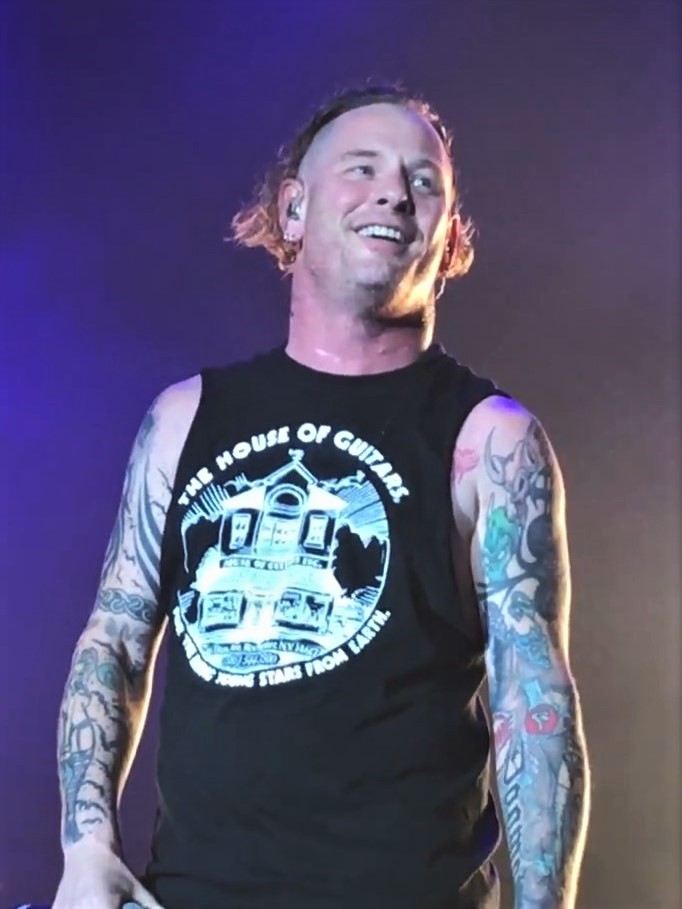 Corey Taylor Net Worth 2021: Age, Height, Weight, Wife, Kids, Bio-Wiki — via Wikimedia Commons