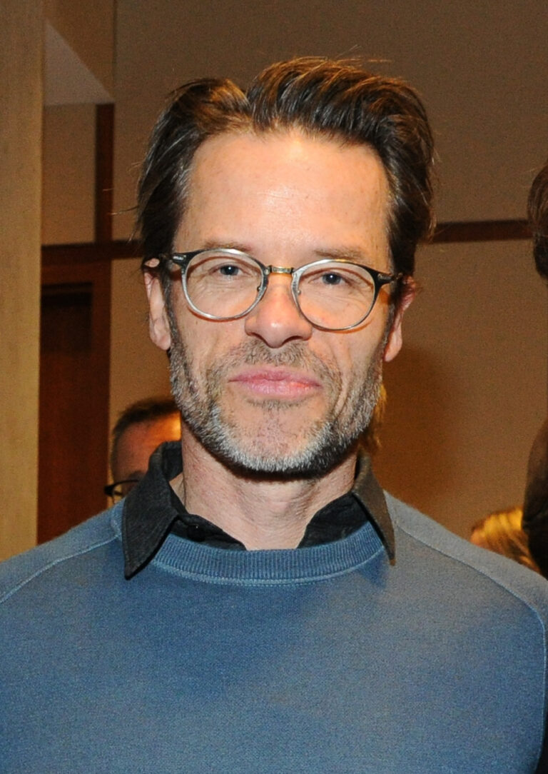 Guy Pearce Net Worth 2021: Age, Height, Weight, Wife, Kids, Bio-Wiki — via Wikimedia Commons