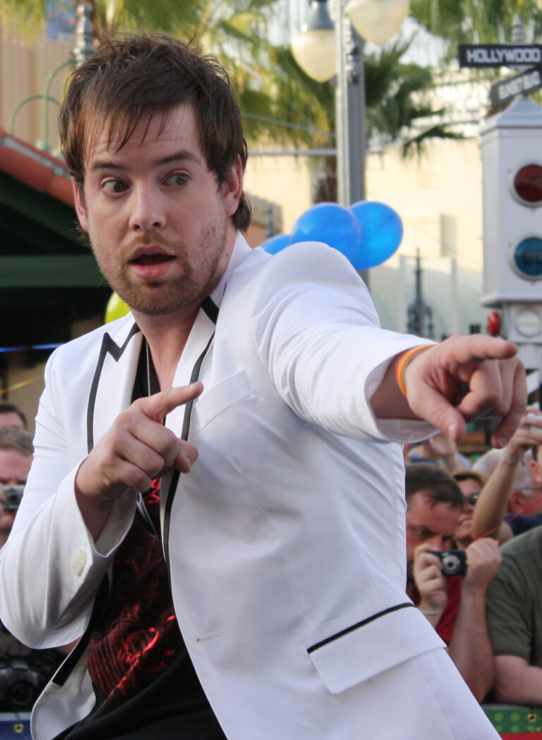 David Cook Net Worth 2021: Age, Height, Weight, Wife, Kids, Bio-Wiki