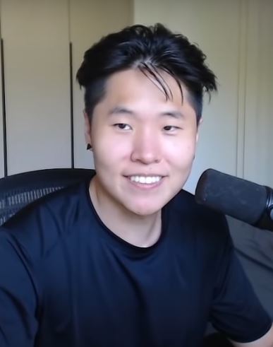 Disguised Toast Net Worth 2021: Age, Height, Weight, Girlfriend, Dating, Bio-Wiki