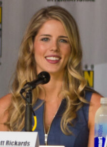 Emily Bett Rickards Net Worth 2021: Age, Height, Weight, Boyfriend, Dating, Bio-Wiki