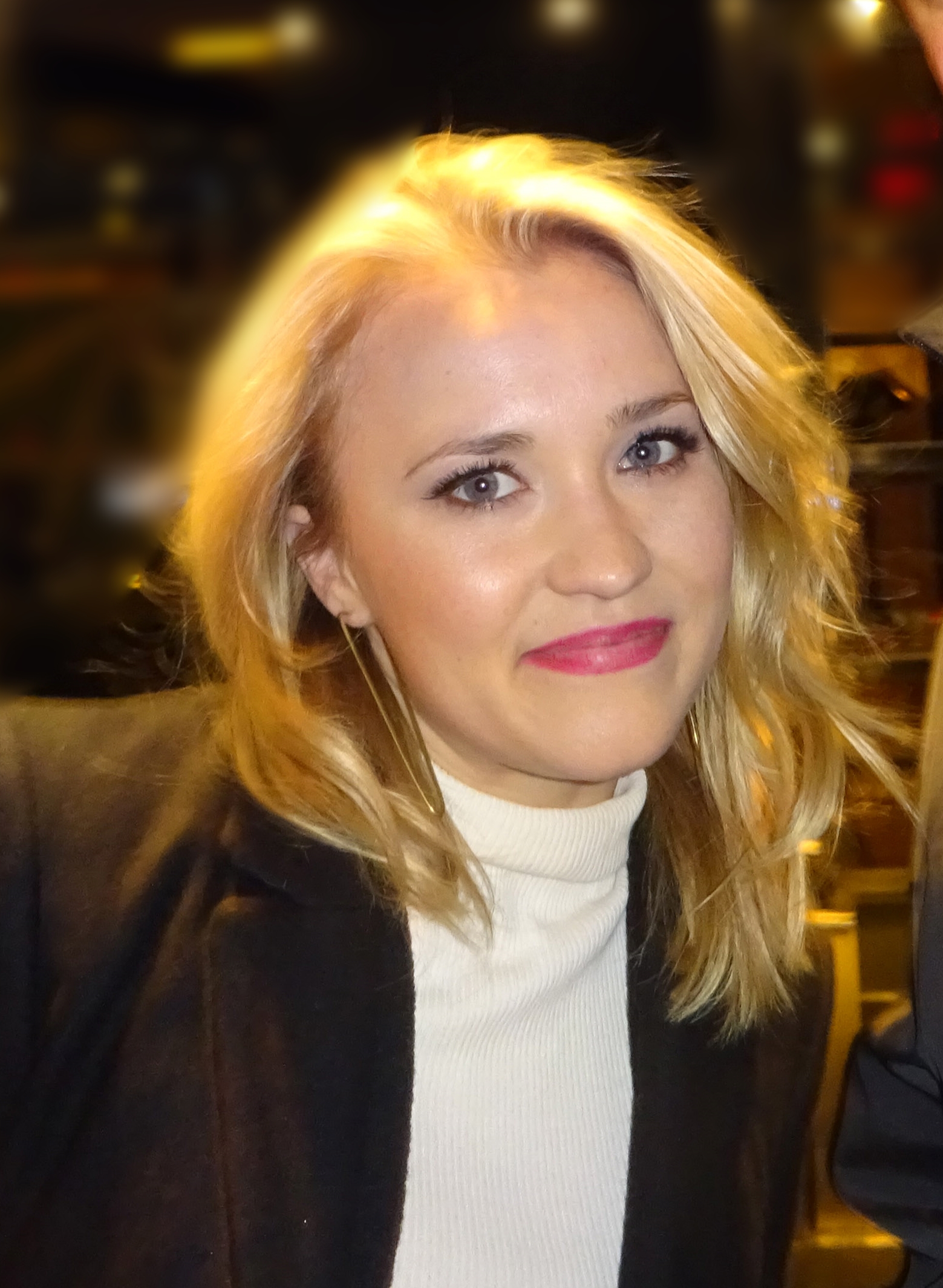 Emily Osment Net Worth 2021: Age, Height, Weight, Boyfriend, Dating, Bio-Wiki