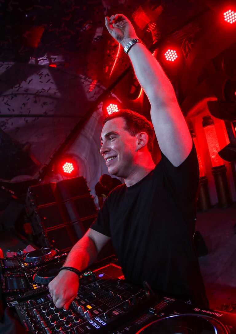 Hardwell Net Worth 2021: Age, Height, Weight, Girlfriend, Dating, Bio-Wiki — via Wikimedia Commons